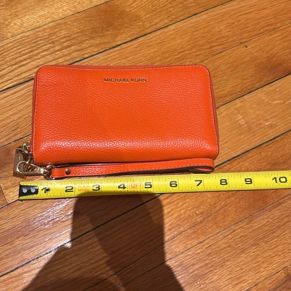 Michael Kors wristlet wallet - Picture 6 of 6